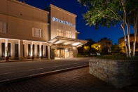 Others DoubleTree by Hilton: Raleigh Brownstone-University