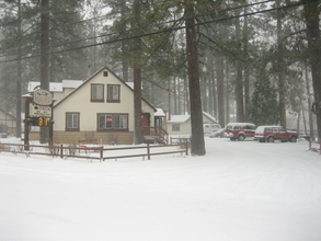 Others 4 The Timberline Lodge