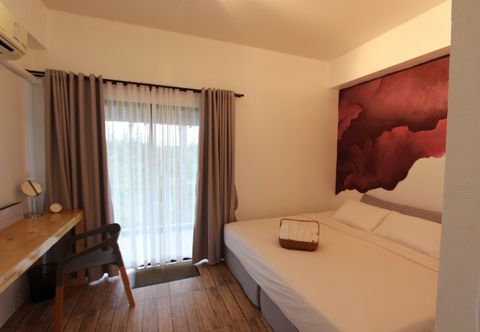 Others Vish Hotel and Cafe (ex The Guesthouse at Khanom)