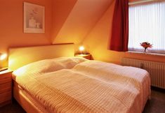 Others 5 Elegant Apartment on the Island Sylt With Heating and Garden