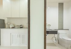Others 6 At One Apartment