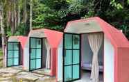 อื่นๆ 6 Eco Capsule Resort