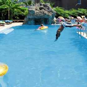 Celik Apartments 1, トゥルンチ ビーチホテル