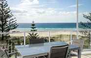 Lainnya 3 Reflections Coolangatta Beach