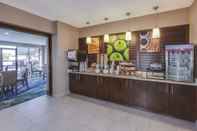 อื่นๆ La Quinta Inn and Suites Philadelphia Airport (ex Airport Inn Philadelphia /ex Comfort Inn)