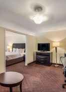 null Clarion Inn and Suites Central Clearwater Beach FL