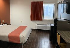 Others 7 Relax Inn (ex Motel 6 Franklin In)