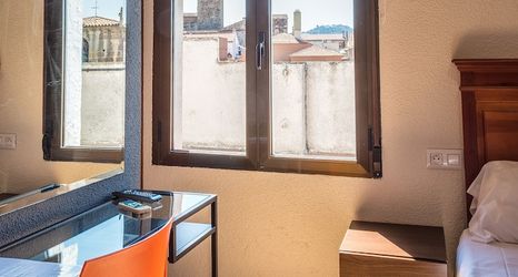 Lainnya 2 Kubik Hotel (ex H2 Caceres Hotel)