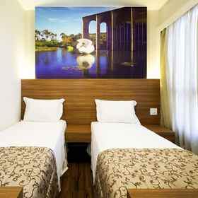 S4 Hotel (เดิมชื่อ Smart 4 Hotel) 1, โรงแรม & ที่พัก Estrada Parque