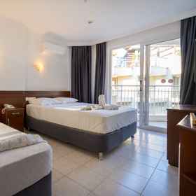 Yuvam 1, Hotel İzmir Kumru