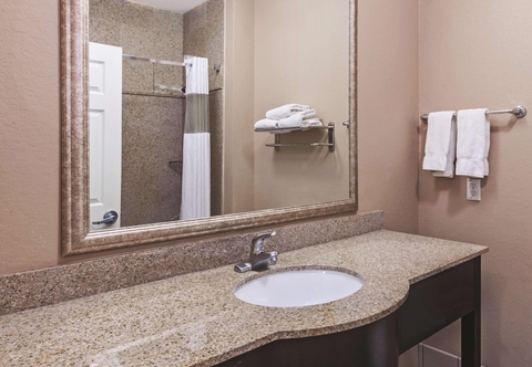 Others La Quinta Inn & Suites Pearland