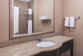 Others 4 La Quinta Inn & Suites Pearland