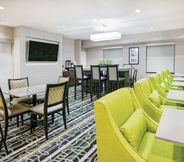 อื่นๆ 5 La Quinta Inn and Suites Woodlands South