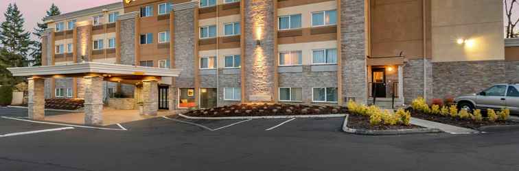 Others Comfort Inn and Suites Tigard near Washington Square