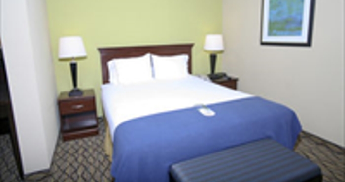 Lain-lain Wingate by Wyndham Roseville Detroit (ex Holiday Inn Express Hotel & Suites Roseville)