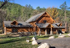Others 4 State Game Lodge at Custer State Park Resort