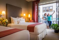 Others 6 Hotel Giraffe