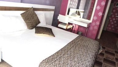 기타 4 Tuyap C1 Suite