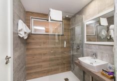 Lain-lain 3 Hotel Na Taconera Sport & Relax