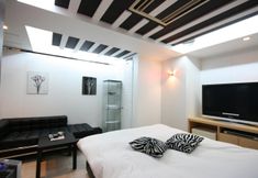 기타 4 HOTEL Q