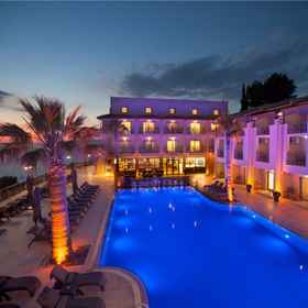 Venti Hotel Luxury 1, Hotel Kediaman Perawan Suci Maria