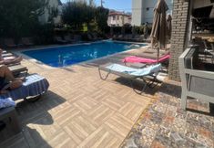 Others 6 Imperial Apartments