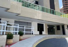 Others 5 Via Venetto Flat