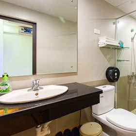 Ngoc Anh Hotel 1 1, Hotel Đông Thành Ward