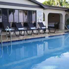 Pasa Tiempo Waterfront Resort 1, Hotel Eckerd College