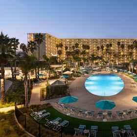 Town and Country San Diego1 , 飯店Reuben H. Fleet Science Center