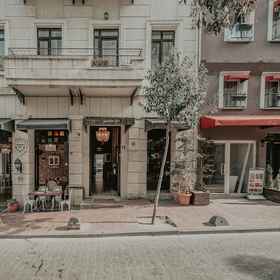 Selvese Collection Hotel Galata 1875 1, Hotel Schneidertempel Art Center