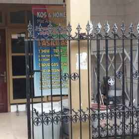 Homestay Mas Arjuna 1, โรงแรม & ที่พัก Jl. Ngagel Jaya Utara No.66