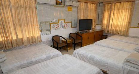 Others 2 Vila Universal