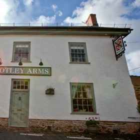 The Notley Arms Inn 1, Hotel Combe Sydenham Hall