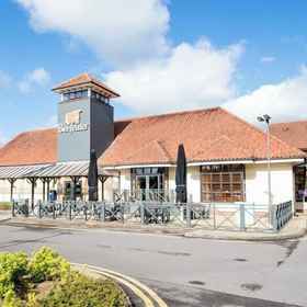 Premier Inn Swindon West 1, โรงแรม & ที่พัก Maiden Bradley with Yarnfield