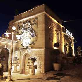 Selfie Cave Hotels Cappadocia 1, ギョレメ ケレベッキ カッパドキア トラベルホテル