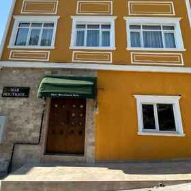 Mar Boutique Apartment 1, Hotel Victorious Cafe