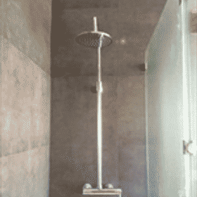 People Hostel1 , 飯店发现者纪念碑