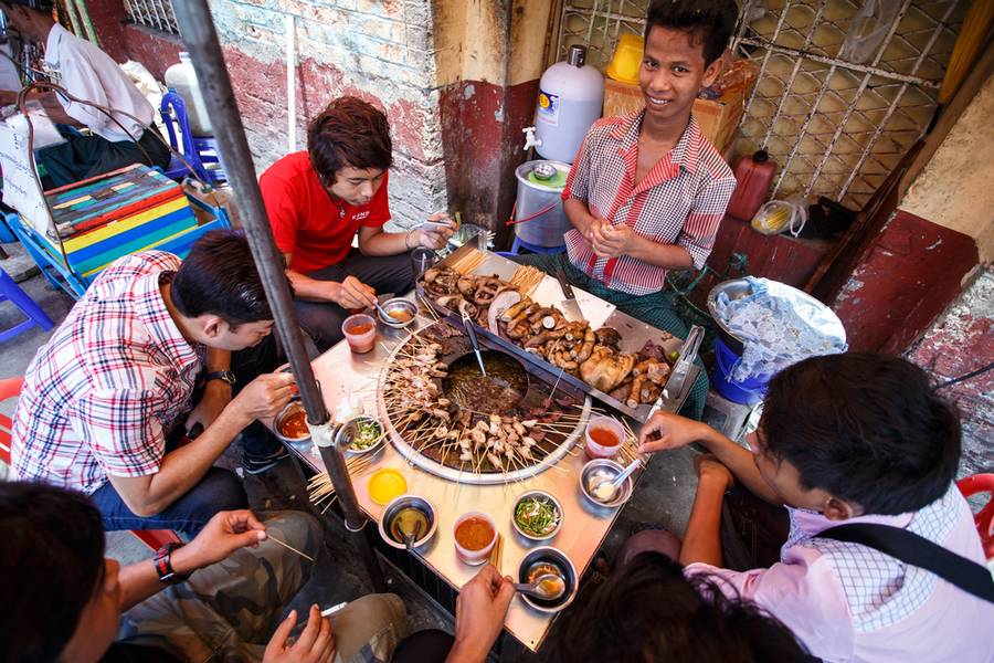 Eating in Yangon