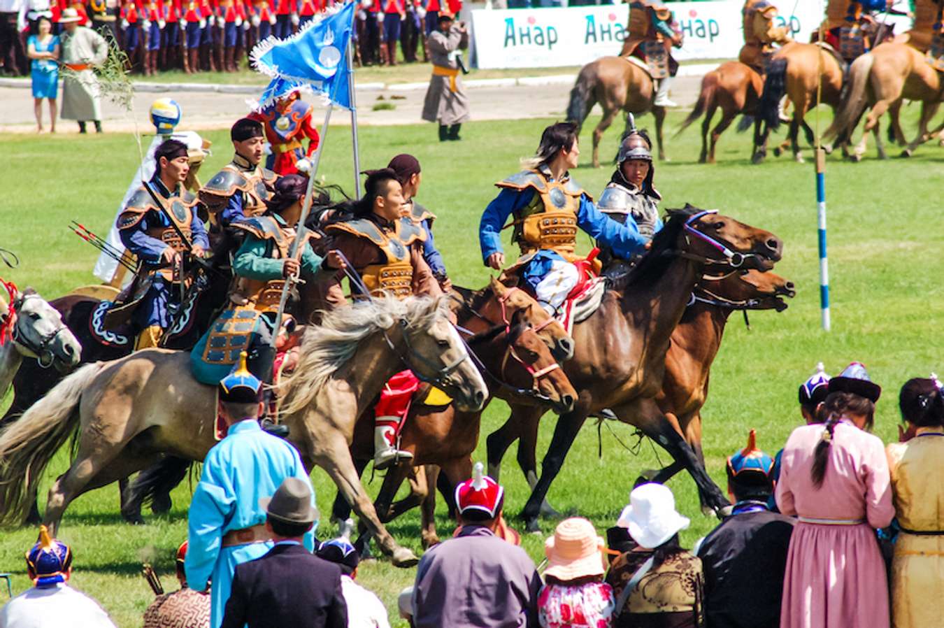 MONGOLIAN-HORSE-RACING