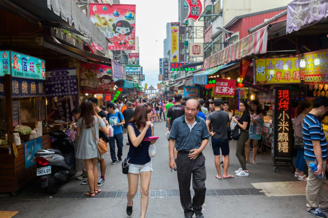 TAIWAN-DAY-MARKET