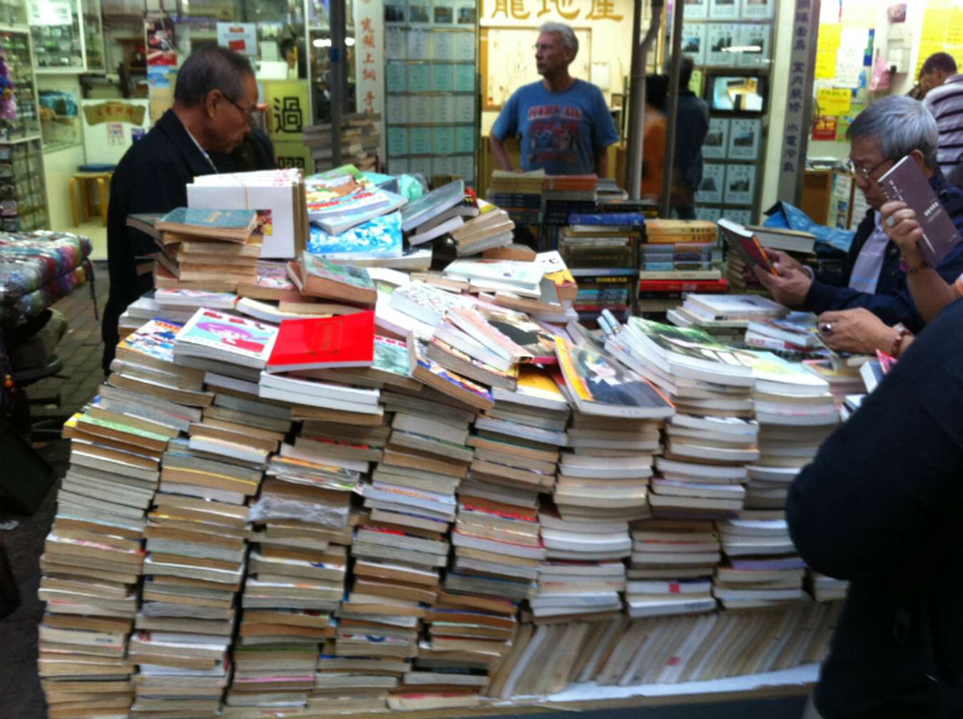 SECONDHAND-BOOKS-HONG-KONG