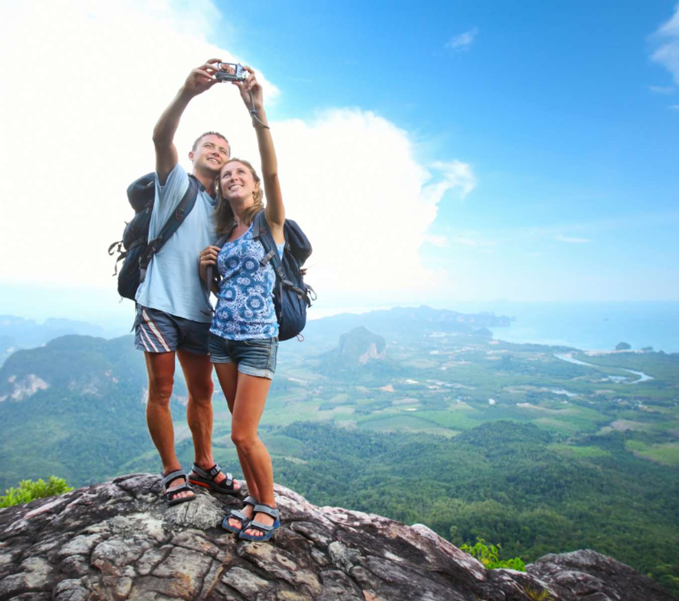 COUPLE-TRAVELING