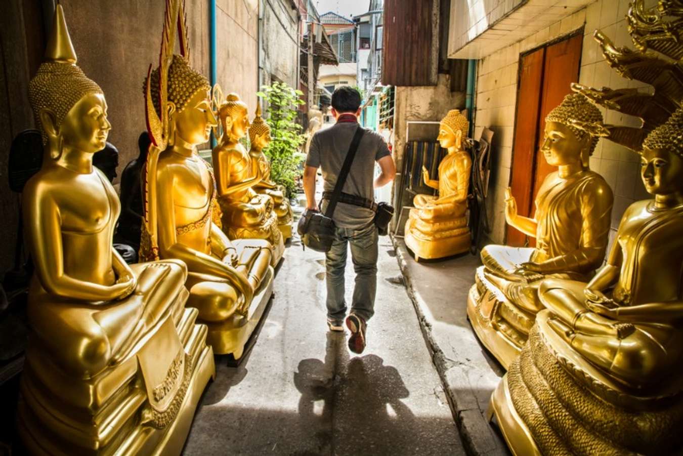 Travel Bangkok on a Budget