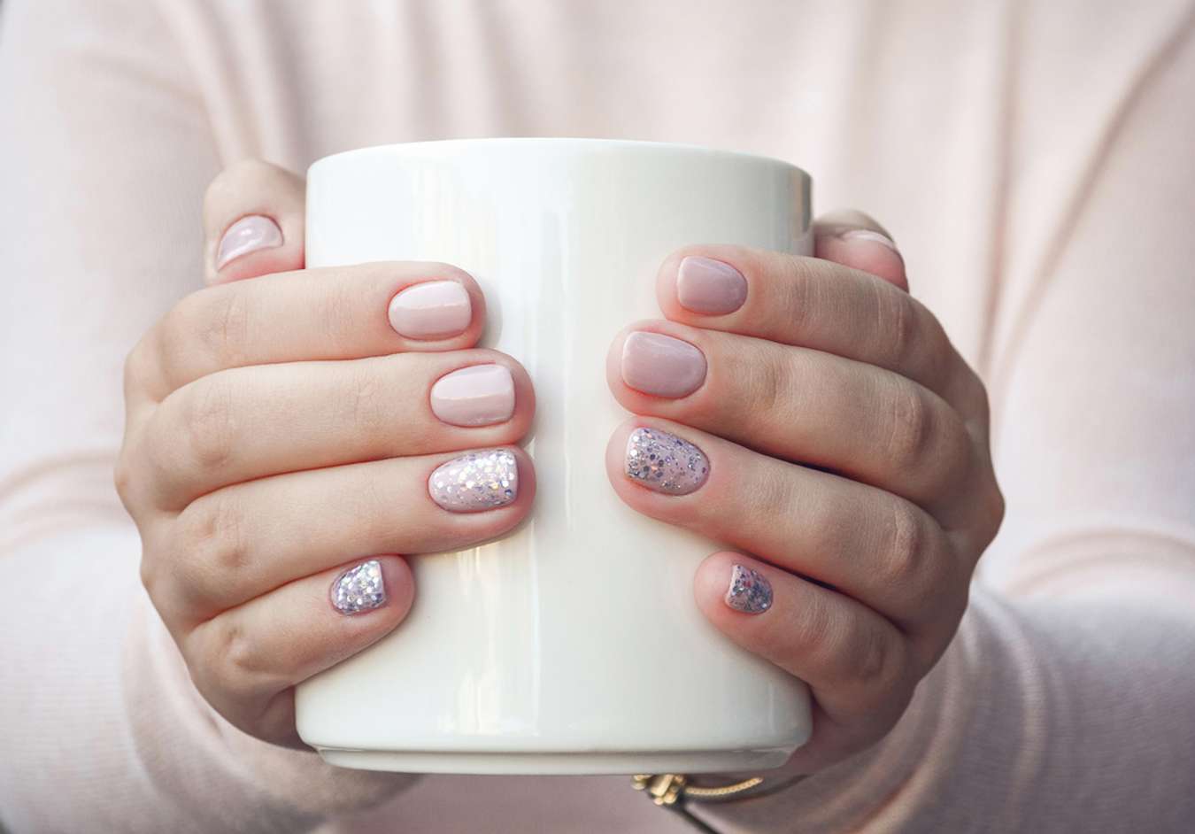 Pastel nails