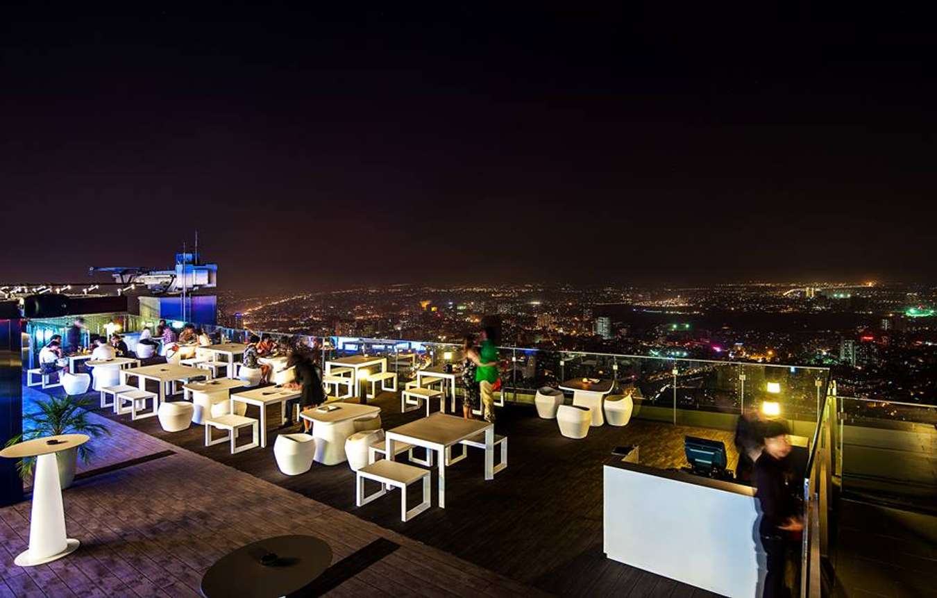 10 Rooftop Hà Nội Sang Chảnh Ngắm Cảnh Đẹp Lung Linh Từ Trên Cao hình 15