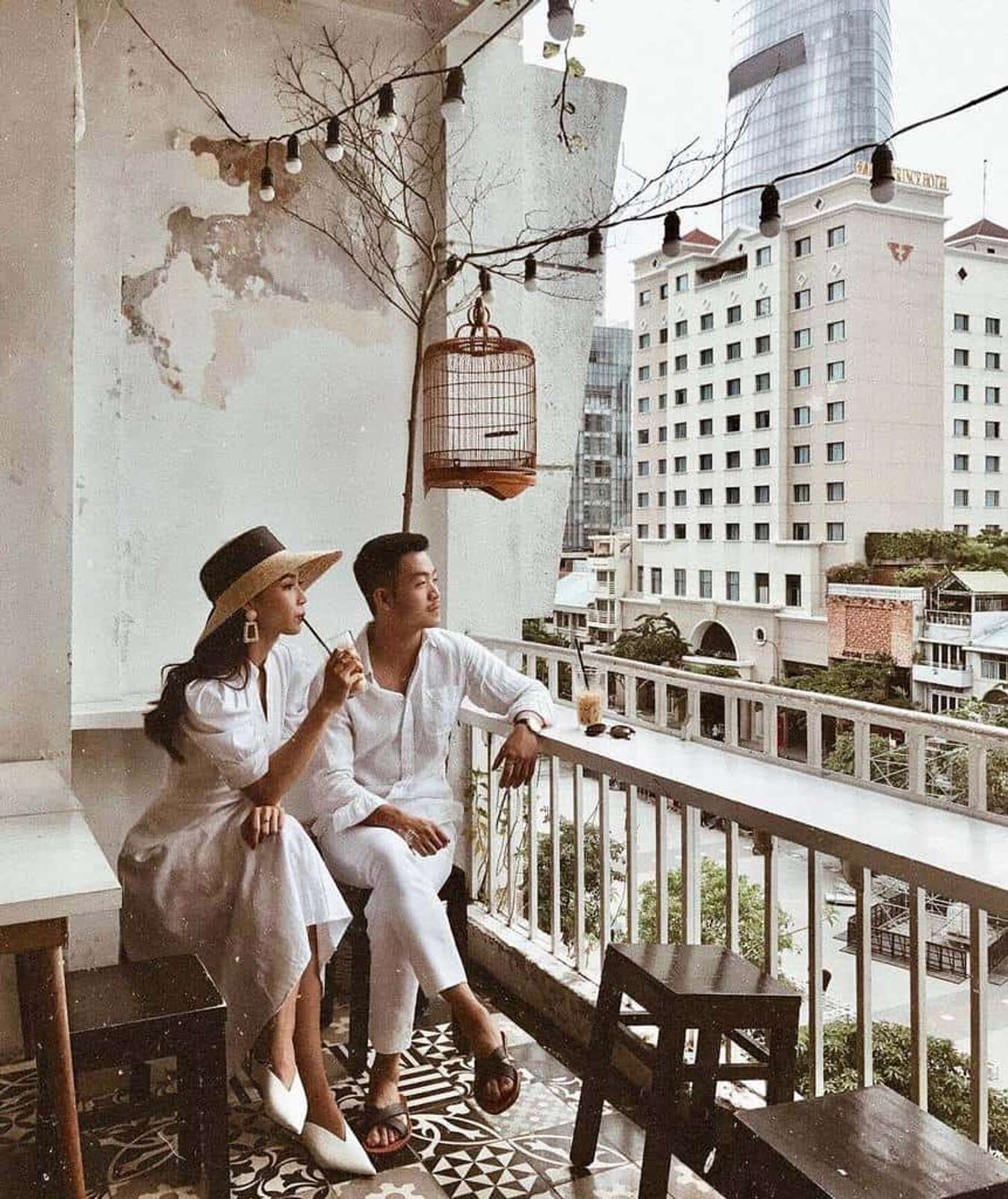 Những quán cafe view đẹp ở các căn chung cư cũ ở Sài Gòn