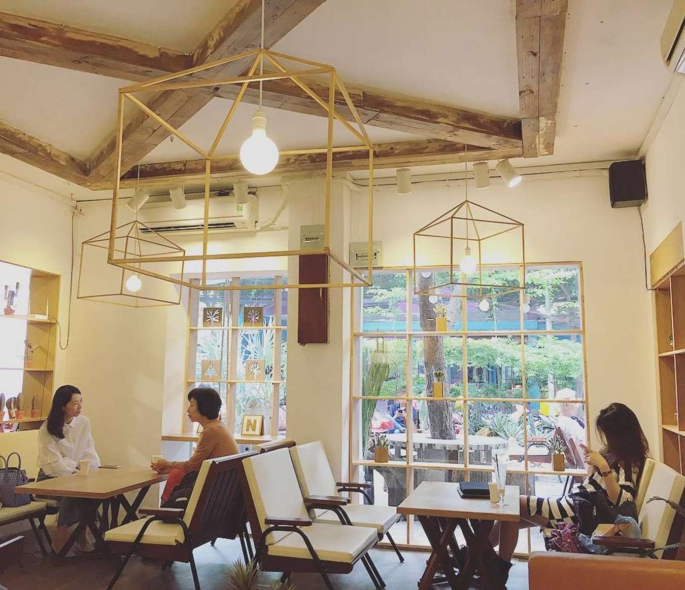 10 Quán Cafe Đẹp Ở Sài Gòn Dành Cho Các Tín Đồ Sống Ảo