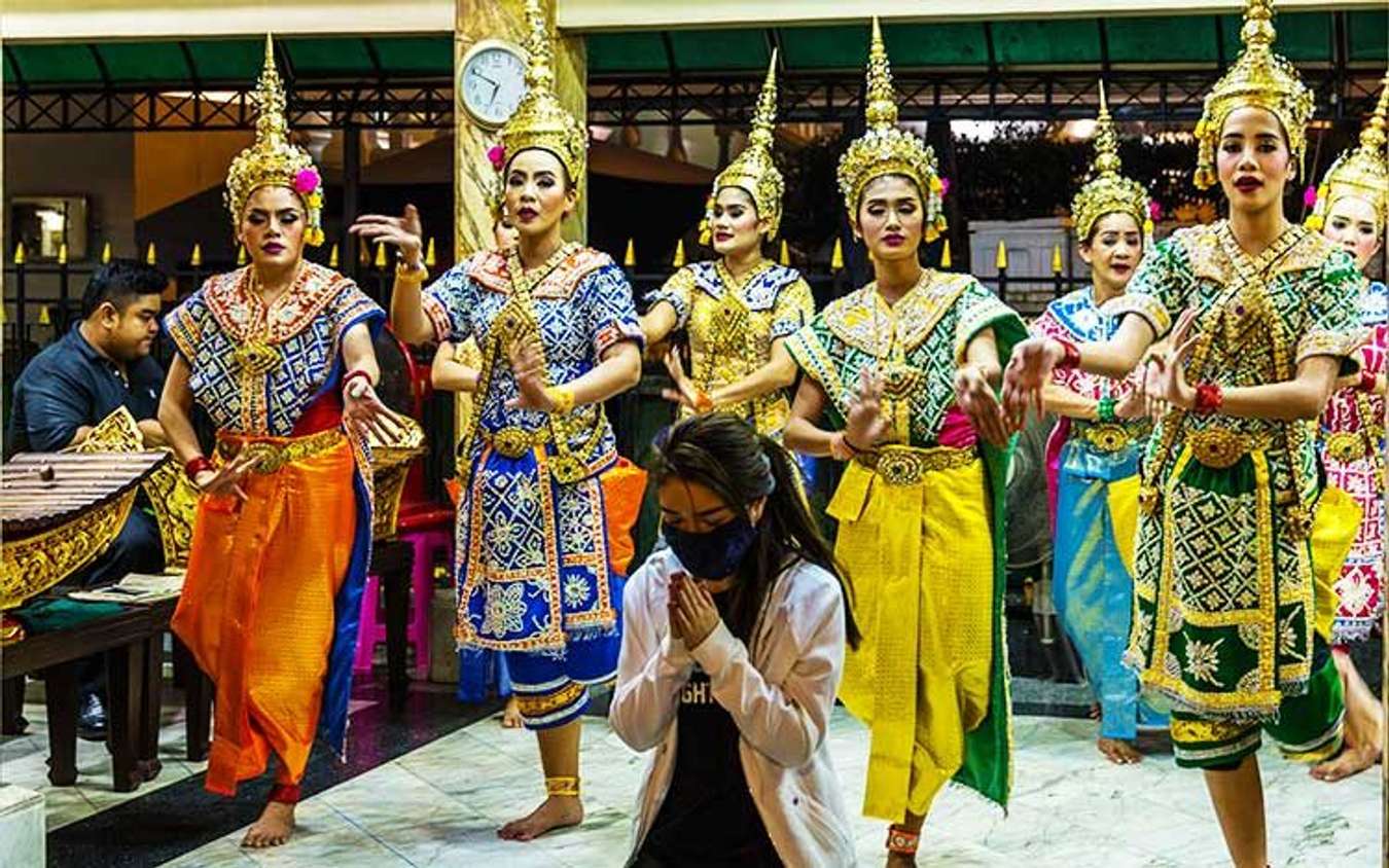 things to do in bangkok for free Dancing