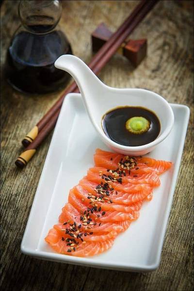 cách ăn sushi